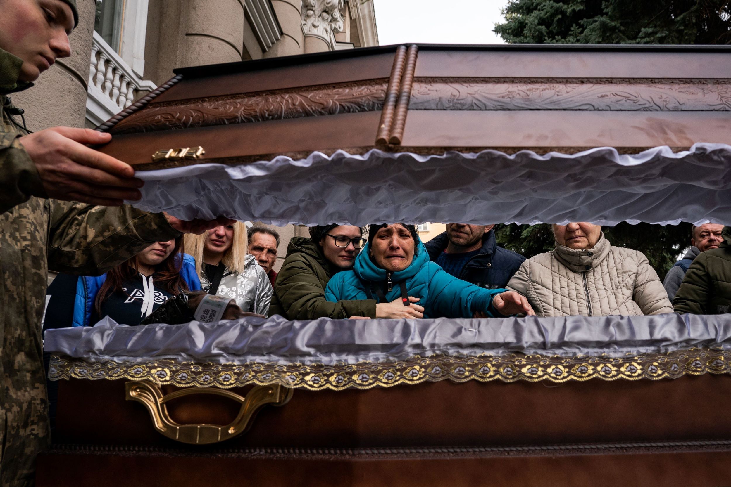 On dying & grief (Part 1) - Ukrainians grieving